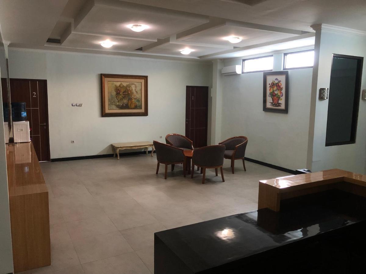 Bening Asri Guesthouse Tangerang Exteriör bild