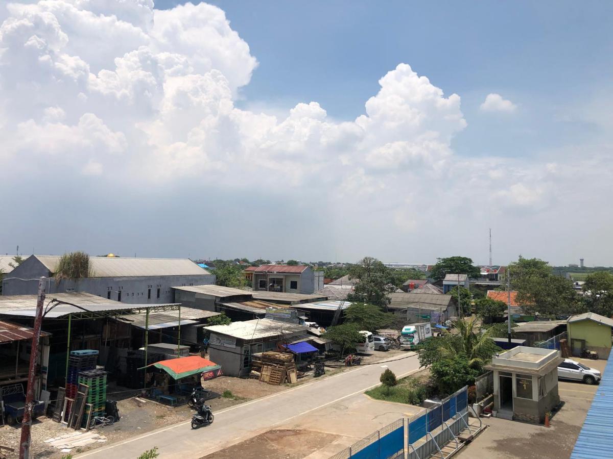 Bening Asri Guesthouse Tangerang Exteriör bild
