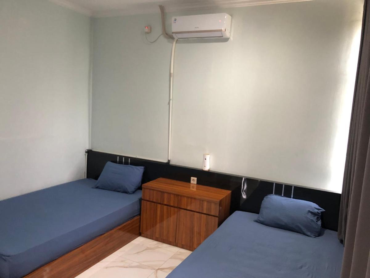 Bening Asri Guesthouse Tangerang Exteriör bild