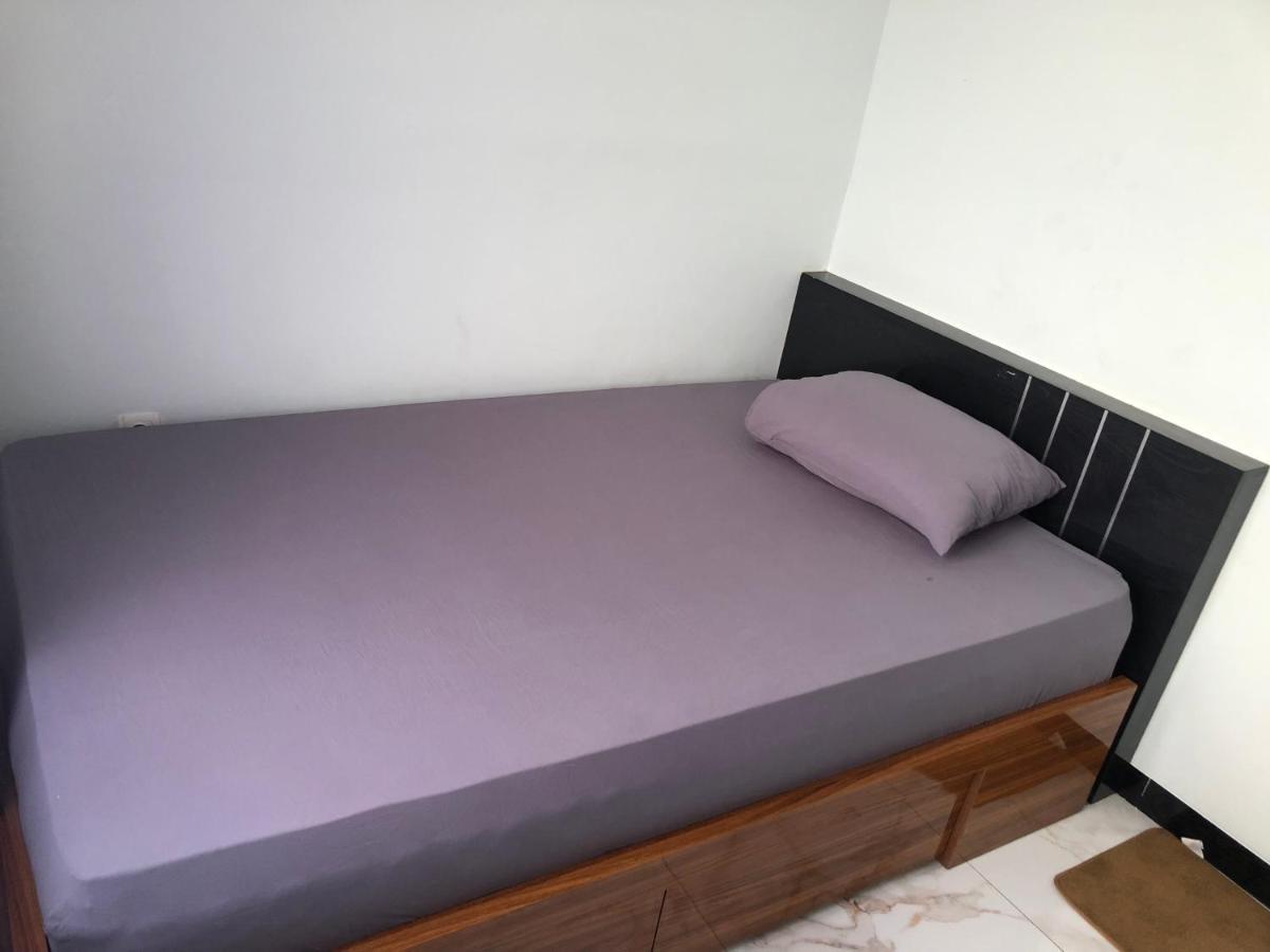 Bening Asri Guesthouse Tangerang Exteriör bild