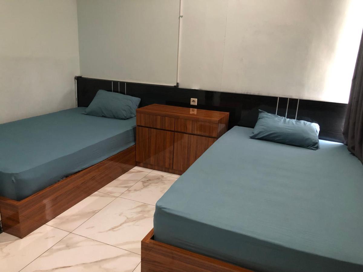 Bening Asri Guesthouse Tangerang Exteriör bild
